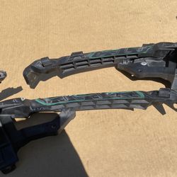 2014,2015,2016,2017,2018,2019 Toyota Corolla Rear Outer Bumper Cover Retainer Brackets