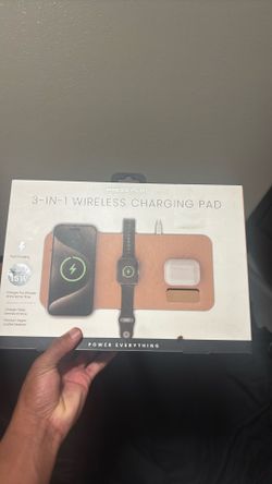 3- IN - 1 wireless charging pad