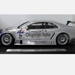 Maisto Mercedes-Benz CLK-DTM 2000