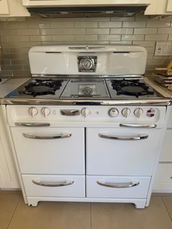 Vintage Wedgewood Gas Stove / Range – Excellent Condition – Original