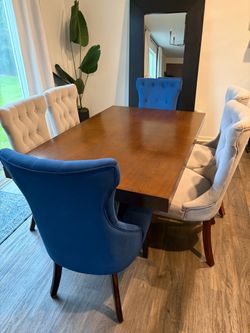 Modern dining table and 6 chairs