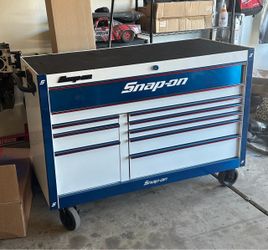 Snap on 55in 10 drawer tool box