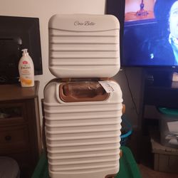 Code Belle two-piece luggage set