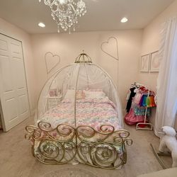 Disney Princess Carriage Full Size NEVER Slept In