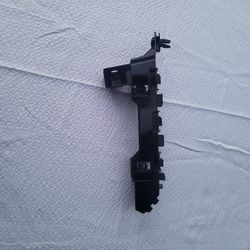 17-20Accord Sedan Front Bumper Headlight Bracket(RH)