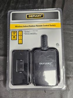 Defiant Wireless Indoor/Outdoor Remote Control Outlet Switch – New