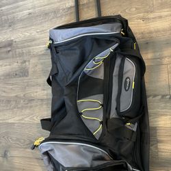 Duffle Bag With Wheels 