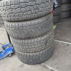 Vendo Set De Llantas 265/70/R17 Toyo Instaladas Y Balmecdas Las 4 Llantas Por $200