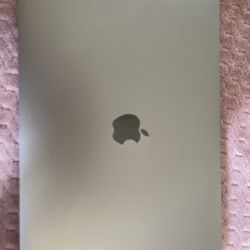 MacBook Pro 13-in. (M2, 2022)