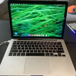 MacBook Pro 2015 - As Is (13 Inch) Works (but Read) 