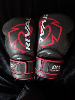 Rival boxing gloves