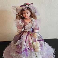 Vintage Borcelin Doll Turn A Round And Music 