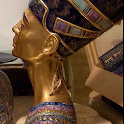 Edoardo Tasca/ Capodimonte Nefertiti