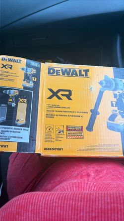 DEWALT XR 20V 1/2" 3-Speed Hammer Drill Kit