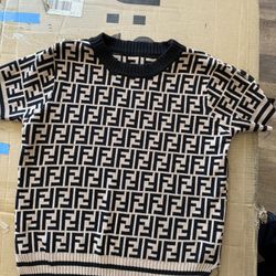 F-e-n-d-I Blusa Size M