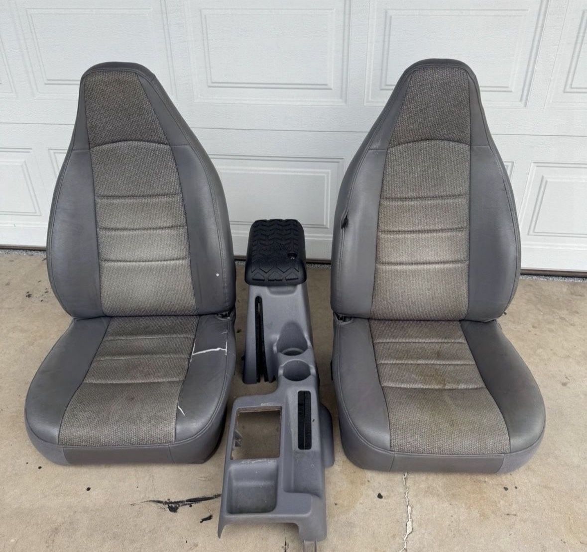 Jeep TJ Center Console And Seats 