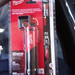 Milwaukee Red lithium Pivoting Flashlight 