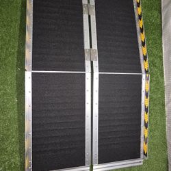 4FT Wheelchair Ramp, 48" L x 29" W Threshold Ramps, Non-Skid Portable Foldable Wheelchair Ramps for Steps