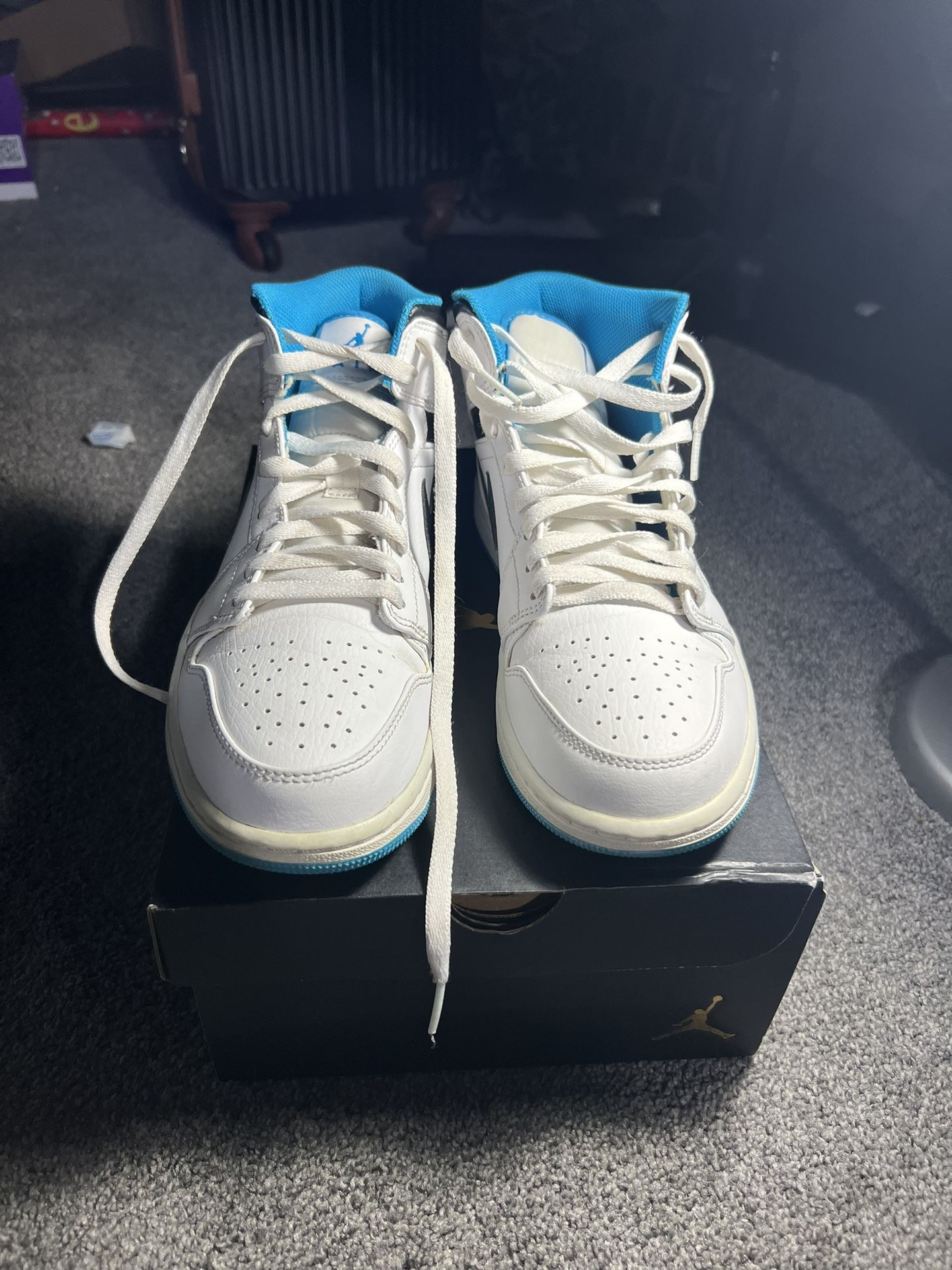 jordan mid laser blue size men's