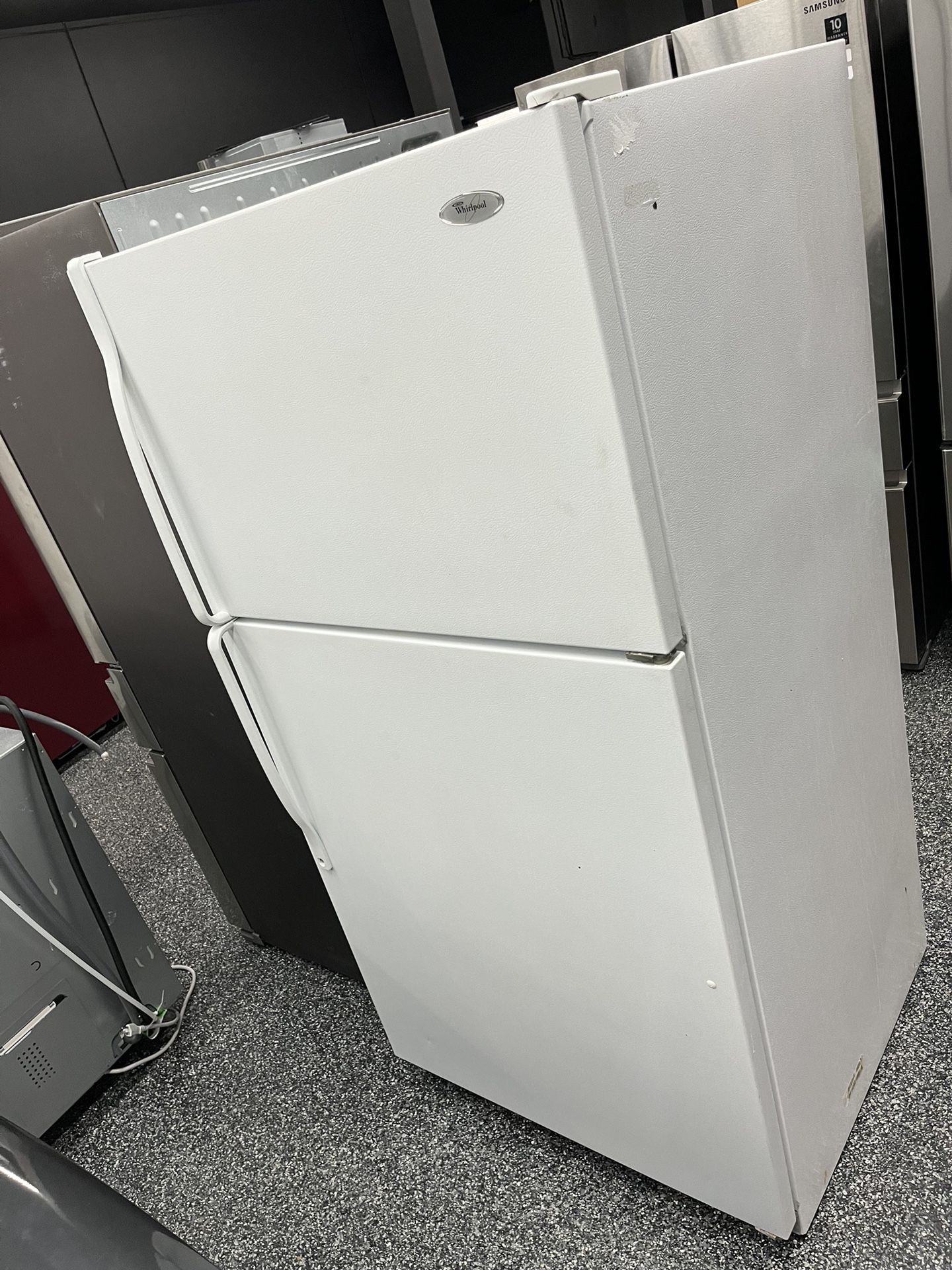Whirlpool Top Freezer Refrigerator Used 33”