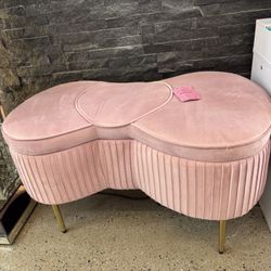 Beautiful Impression Hello Kitty Storage Bench 