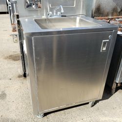 Karcher KU10 Mobile Sink With Electric Storage Tank Water Heater 