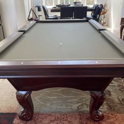 Pool table 8ft ( free delivery & set up & new color felt of your choice 