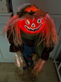Light-Up Halloween Scarecrow Decoration