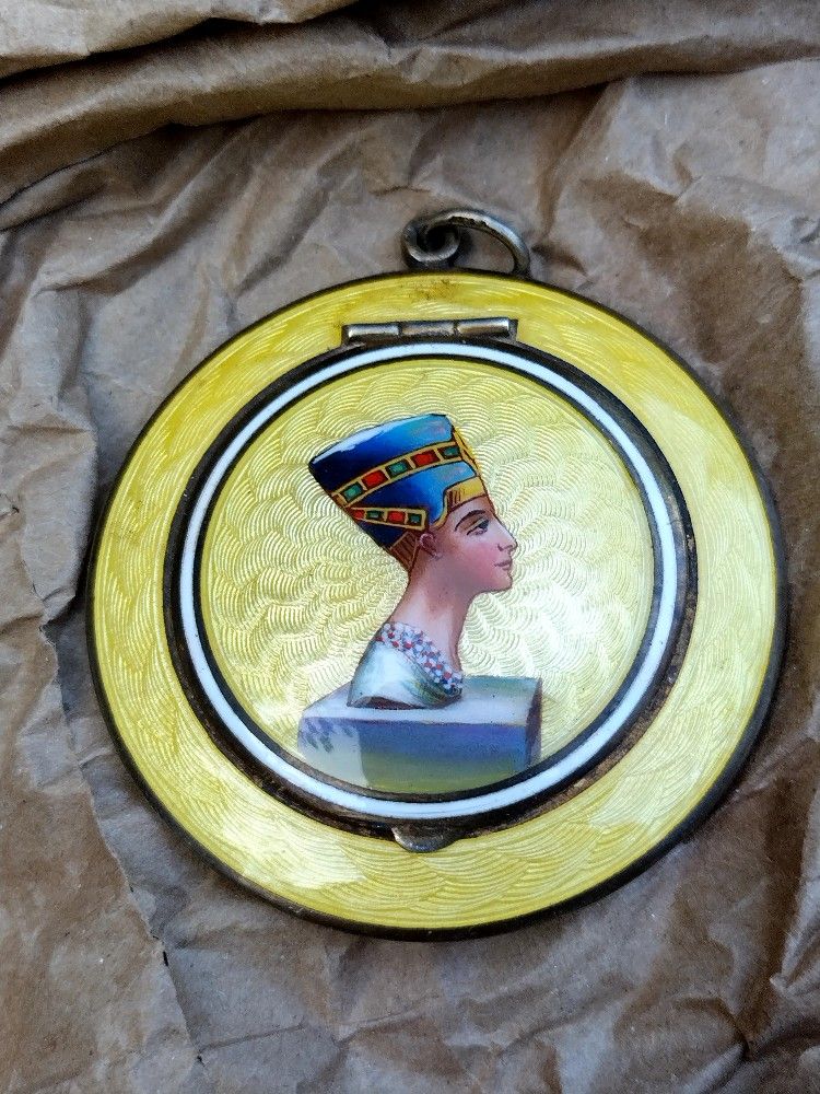 935 Silver Guilloche Pendant Compact