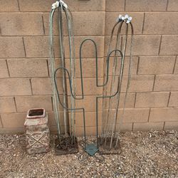 Outdoor Metal Decorative Saguaros And Flower Pot