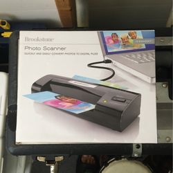 Brookstone Photo Scanner 