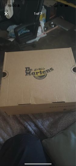 Dr. Martens Devon flower boots