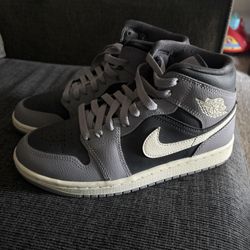 Women Nike Air Jordan Size 7 