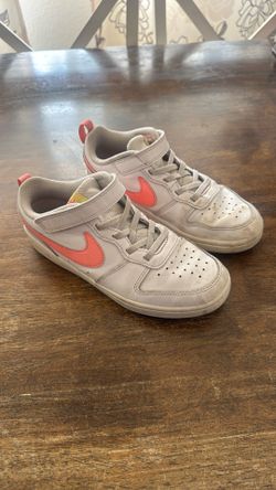 Girls Nike Size 3