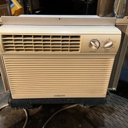 Window AC , 5,200 Btu