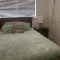 Rustic 3-Piece Queen Bedroom Set – Gently Used