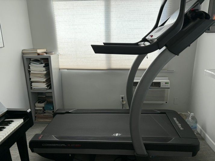 NordicTrack X22i Treadmill - 22" Screen - $1950 OBO