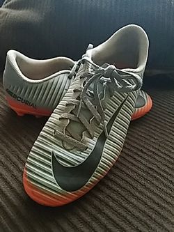 Kids soccer clets
