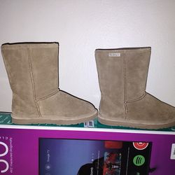 Women's Bearpaw Snow Boots Size 8 /9