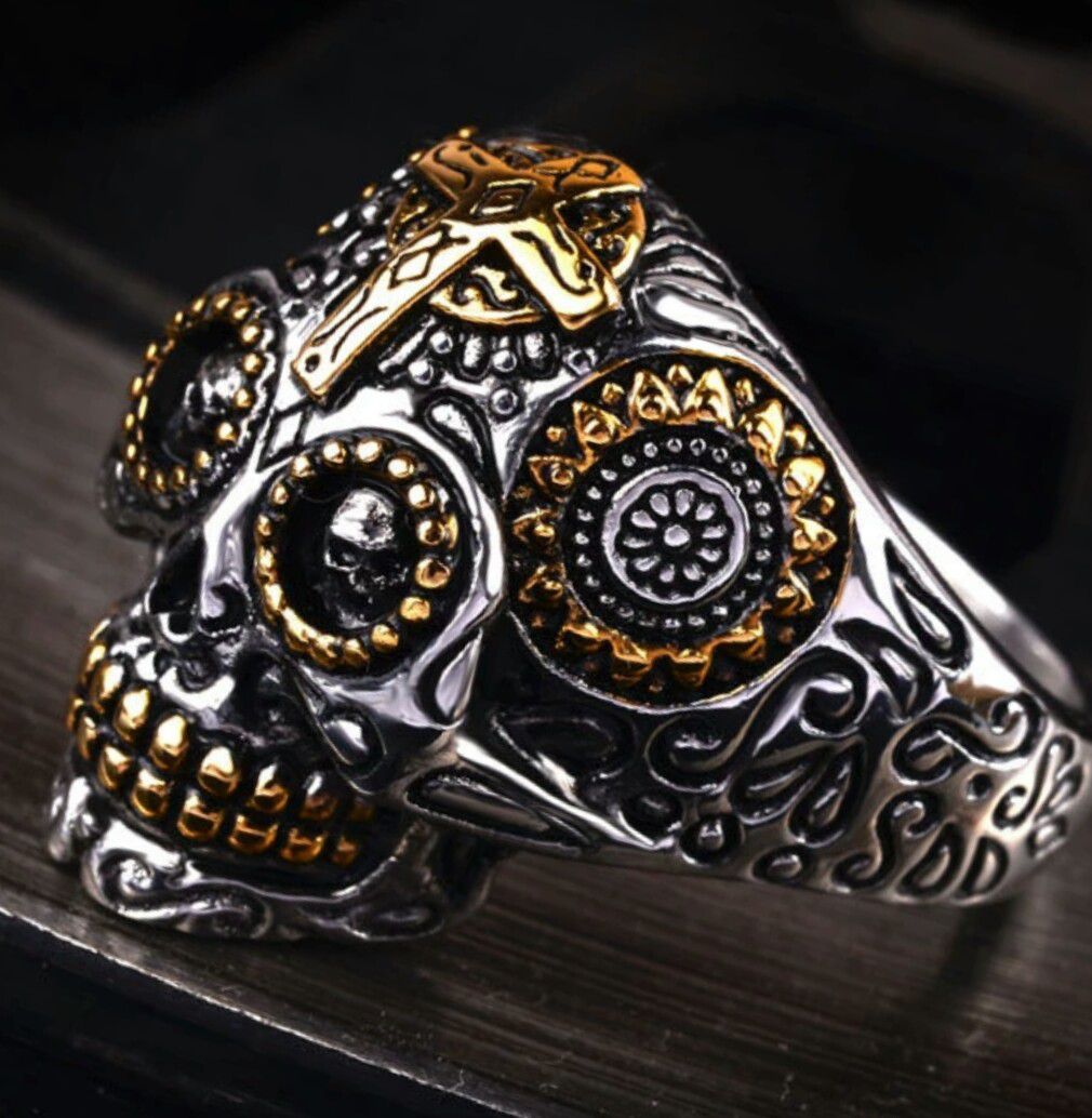 VINTAGE SKULL RING WITH CROSS