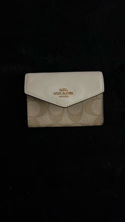 Coach Cute Card Case! Holds A Lot Of Cards 