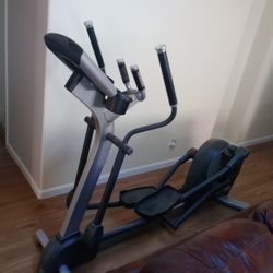 Life Fitness Elliptical 
