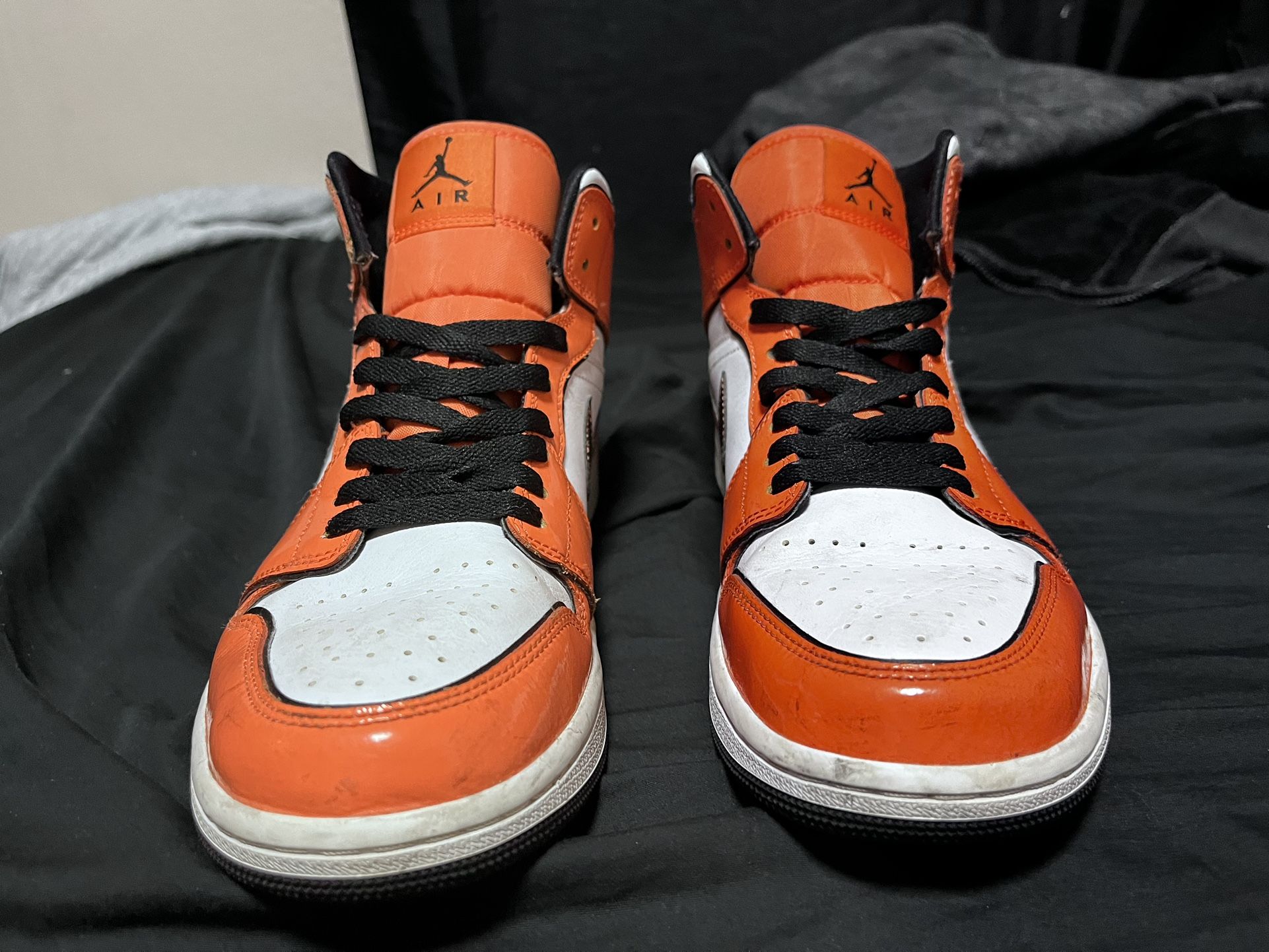 Jordan 1 Orange Turfs size 9.5M