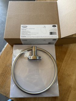 Premier Essen Towel Ring in Brushed Nickel 120090