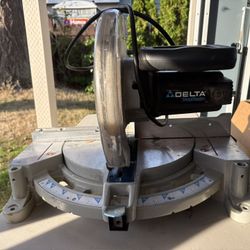 Miter Saw - Delta shop master 