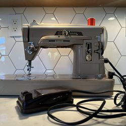 403a Singer sewing machine