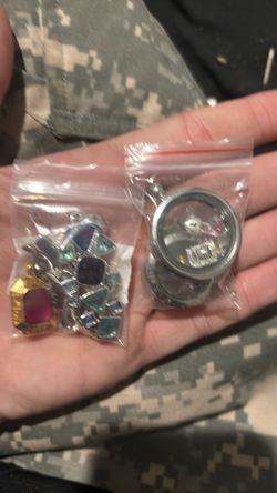 Jewelry and gemstone bundle lot