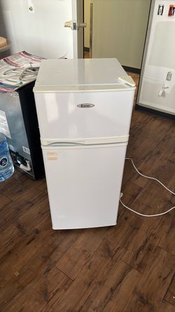 Costway mini fridge