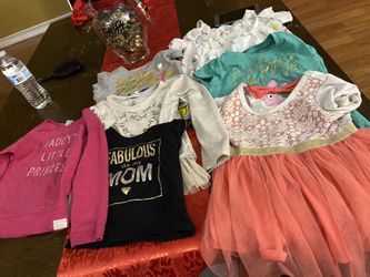 8 shirts for 8$ size 5 girls