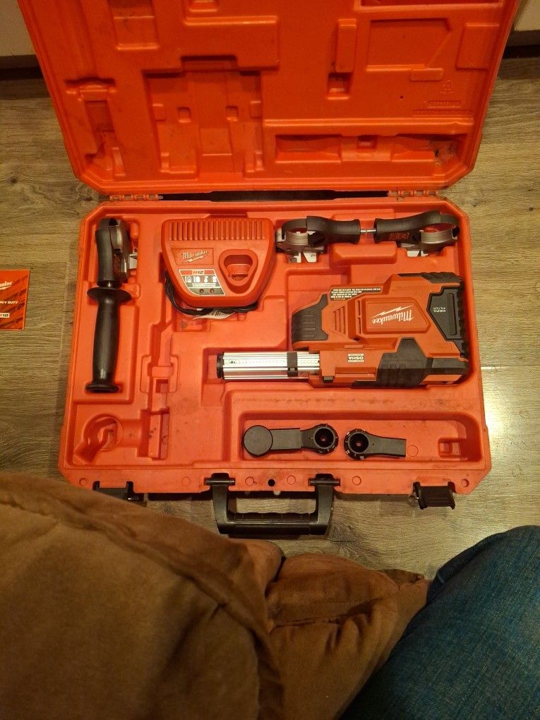 Milwaukee Hammer Vac